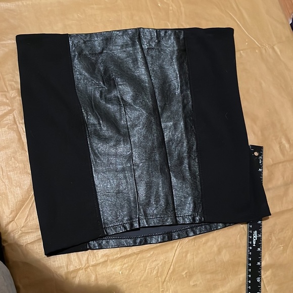 Mossimo Supply Co Size 12 black pieced faux leather mini lots of stretch - Picture 5 of 10